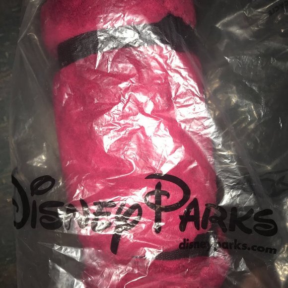 D23 Disney soft red plush fleece throw blanket - Picture 3 of 7